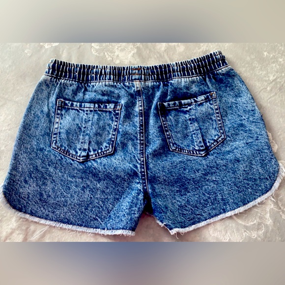 Jean Short - Picture 2 of 3